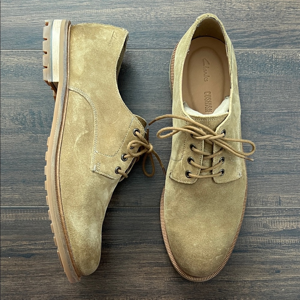 Clarks Men's Light Brown Suede Oxfords